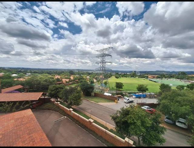 1 BEDROOM APARTMENT FOR SALE IN NEWLANDS